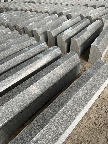 魯灰路沿石廠家